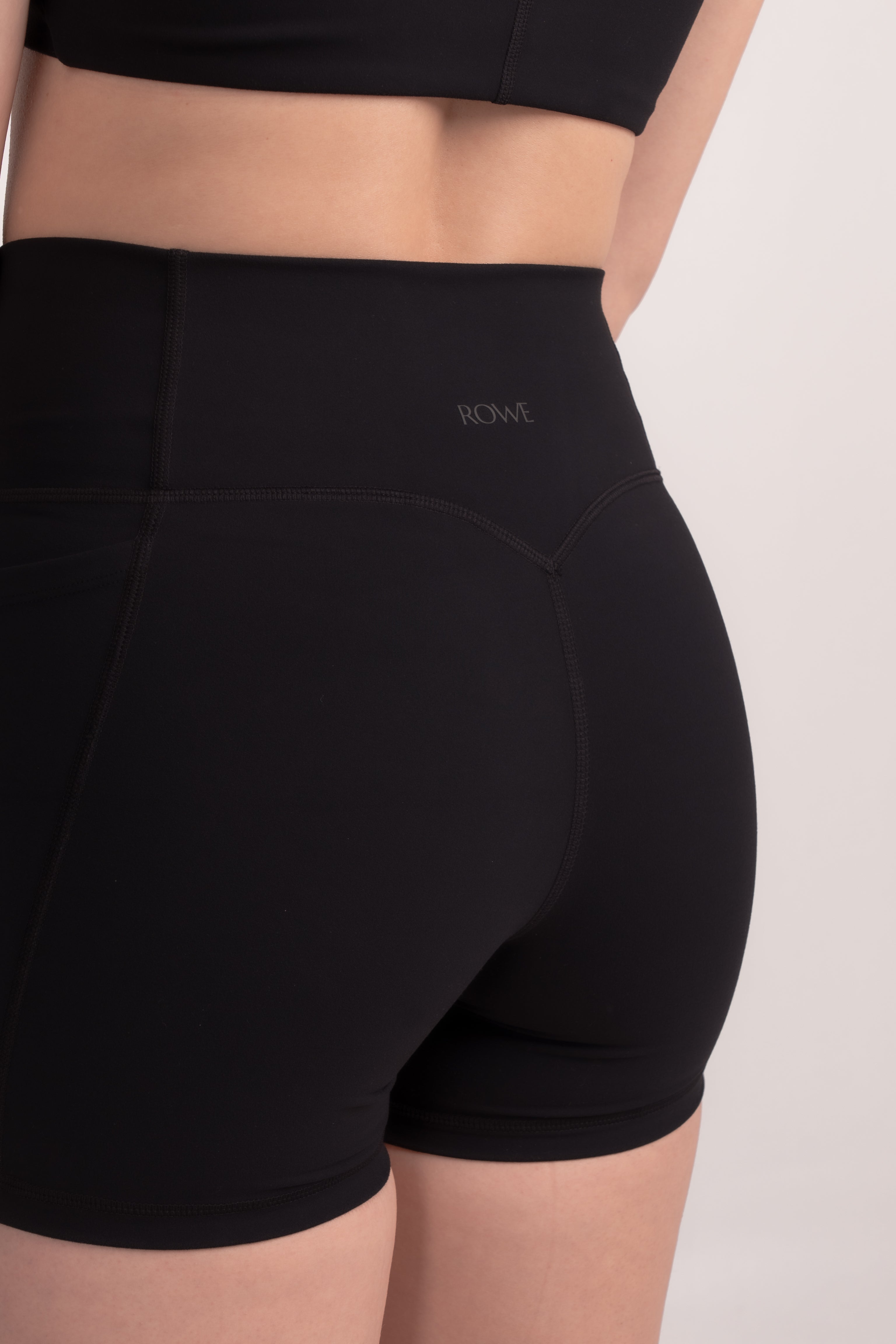 Isen 5" Shorts — Onyx