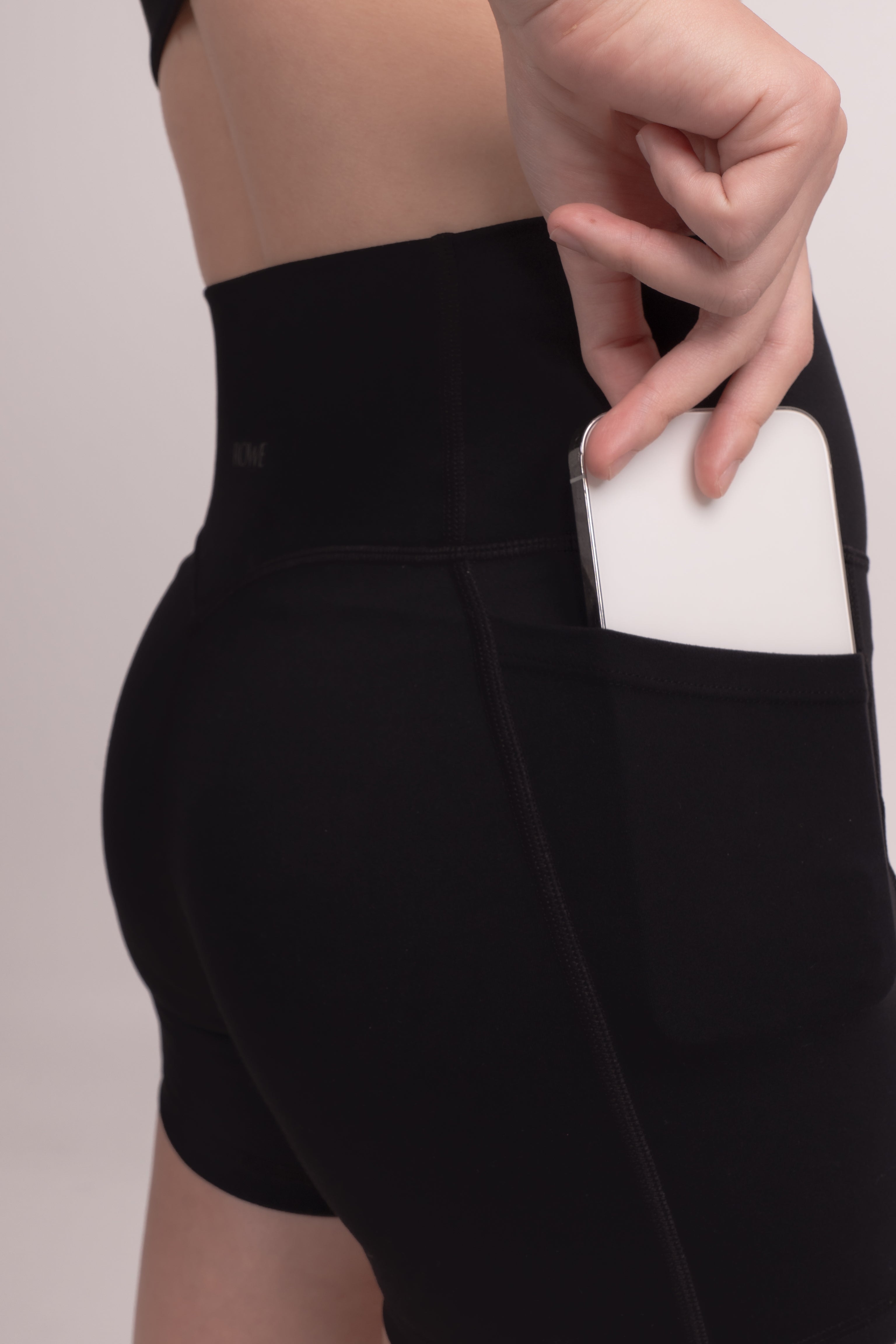 Isen 5" Shorts — Onyx